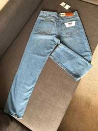 Продам новые мужские джинсы