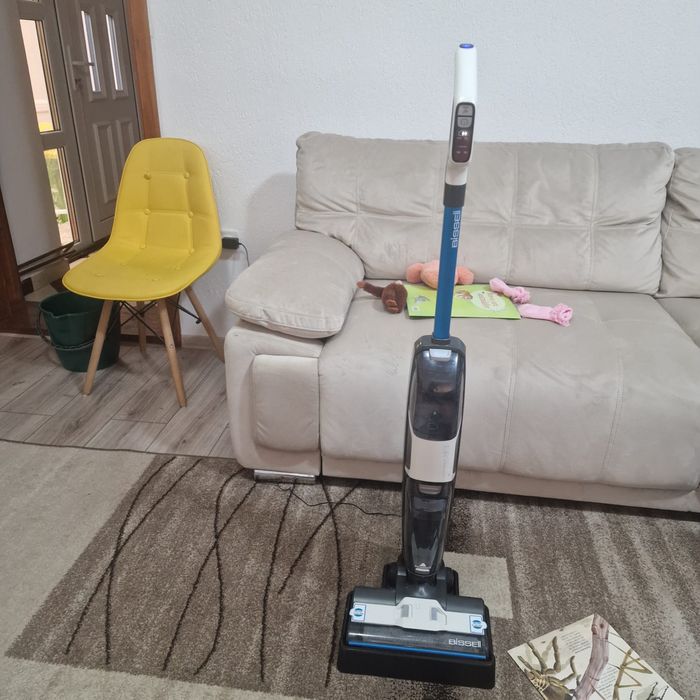 Aspirator vertical Cecotec FreeGo Wash