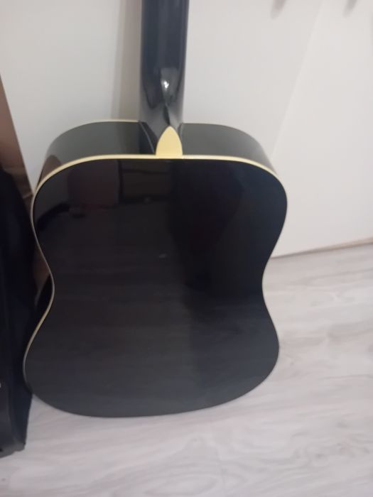 Черна Акустична Китара + комплект 10 перца