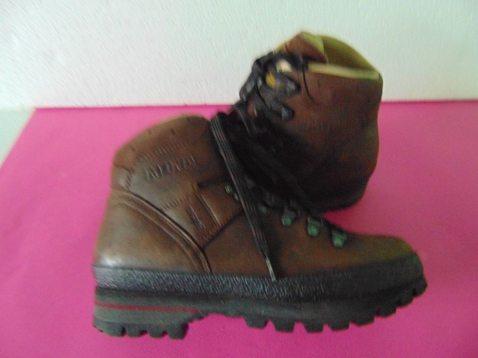 Meindl vibram номер 40 Оригинални ловни туристически обувки