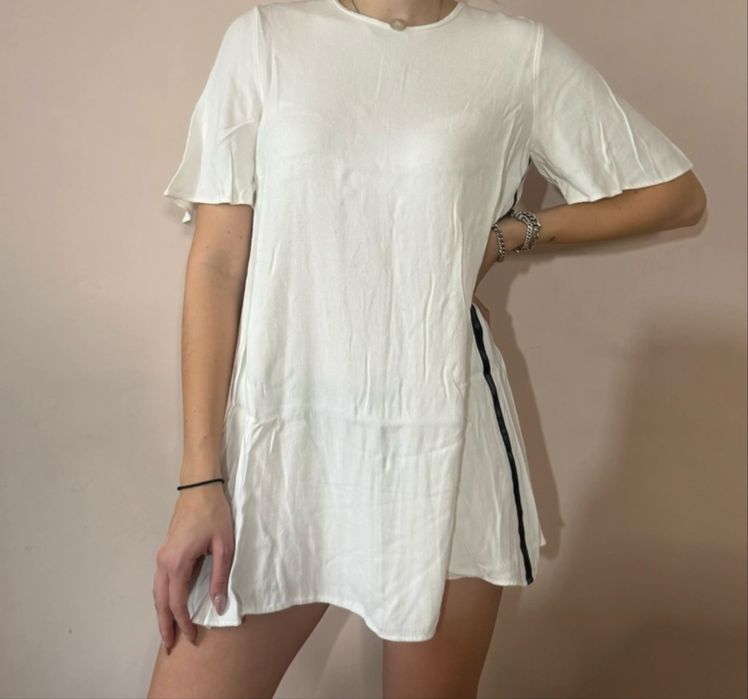 Rochie albă cu detalii Zara
