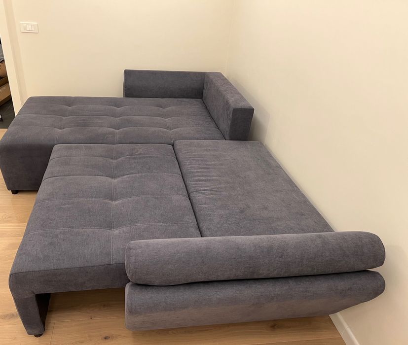 Coltar Gri Antracit, extensibil, spatiu de depozitare.