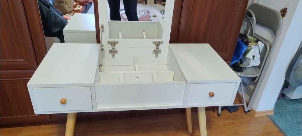 Măsuță de Makeup