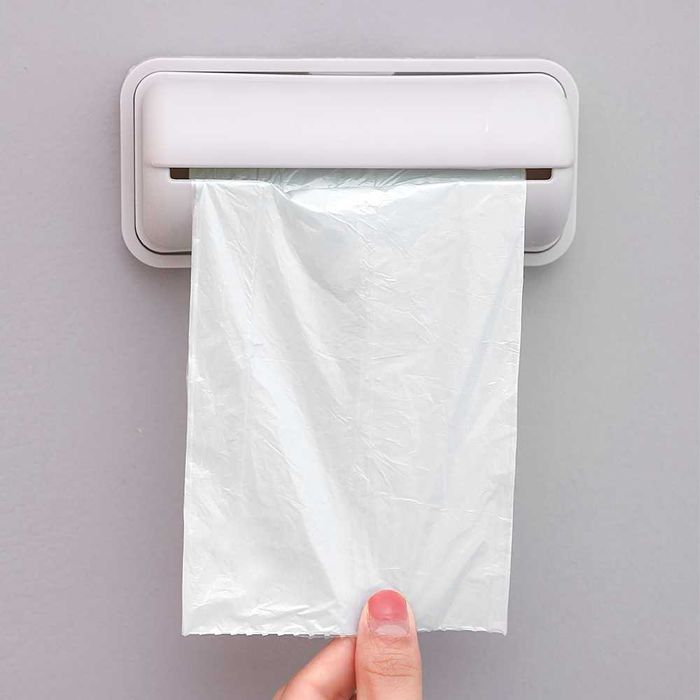 Dispenser pentru saci gunoi, autoadeziv detasabil