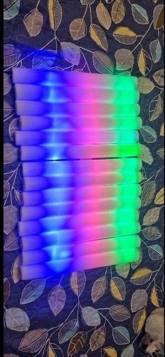 Baghete led petrecere multicolore
40 cm lungime, baterii incluse