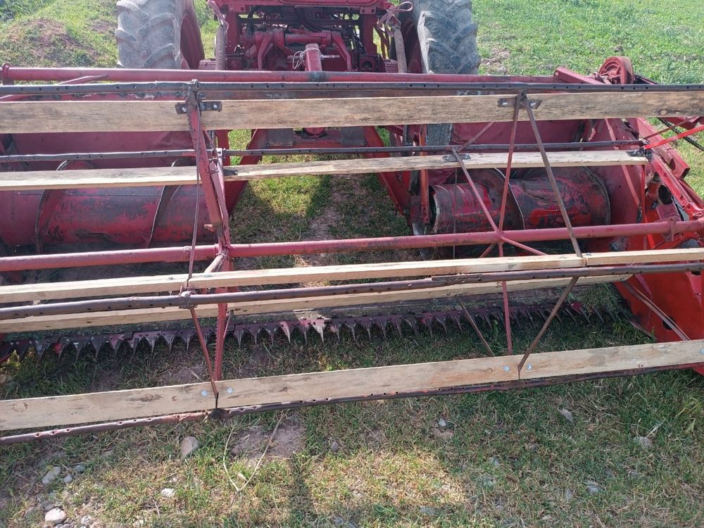 Beda uradigan traktor sotiladi