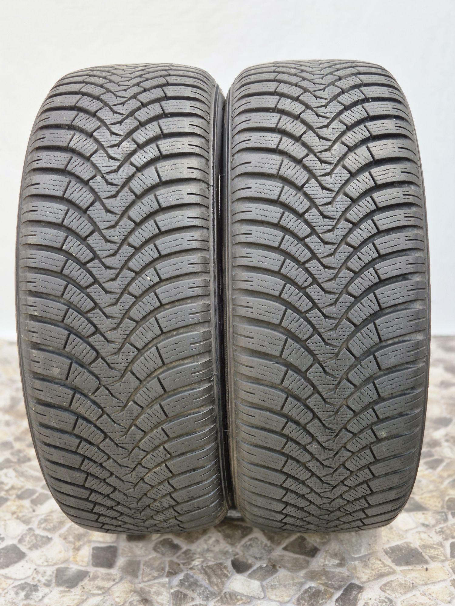 2бр 205 55 16 Falken зимни - 21г