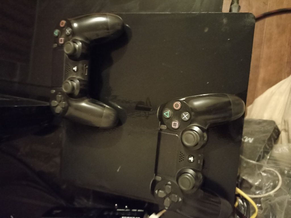 PlayStation 4.б/у