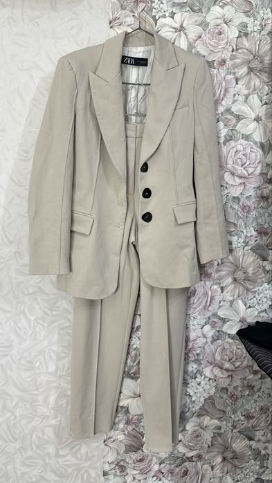Костюм от Zara
