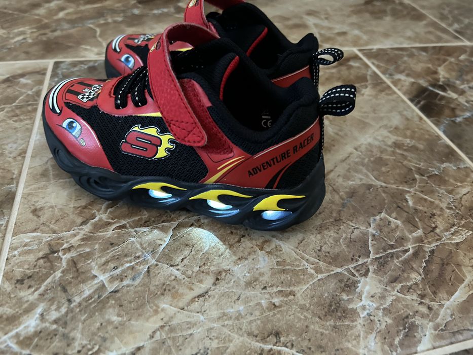 Adidasi cu led Skechers copii