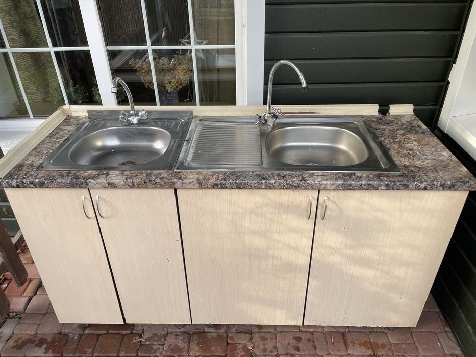 Продам тумбу с раковиной