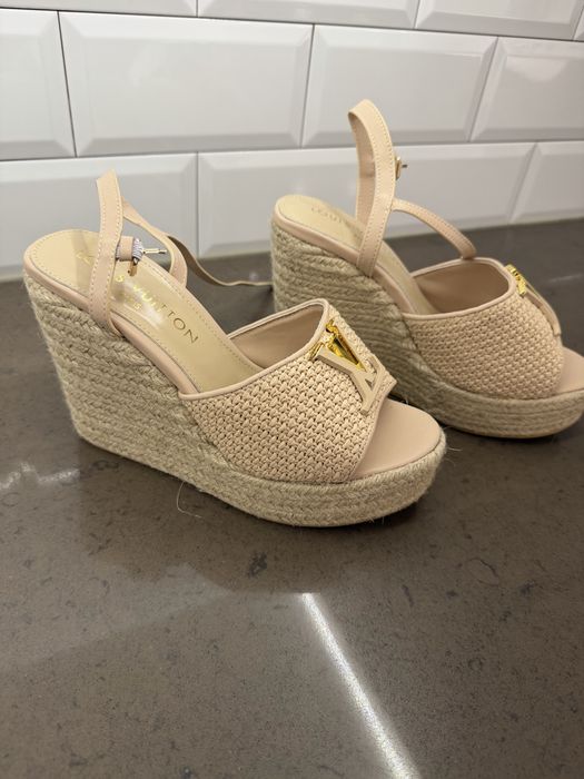 Нови сандали Louis Vuitton