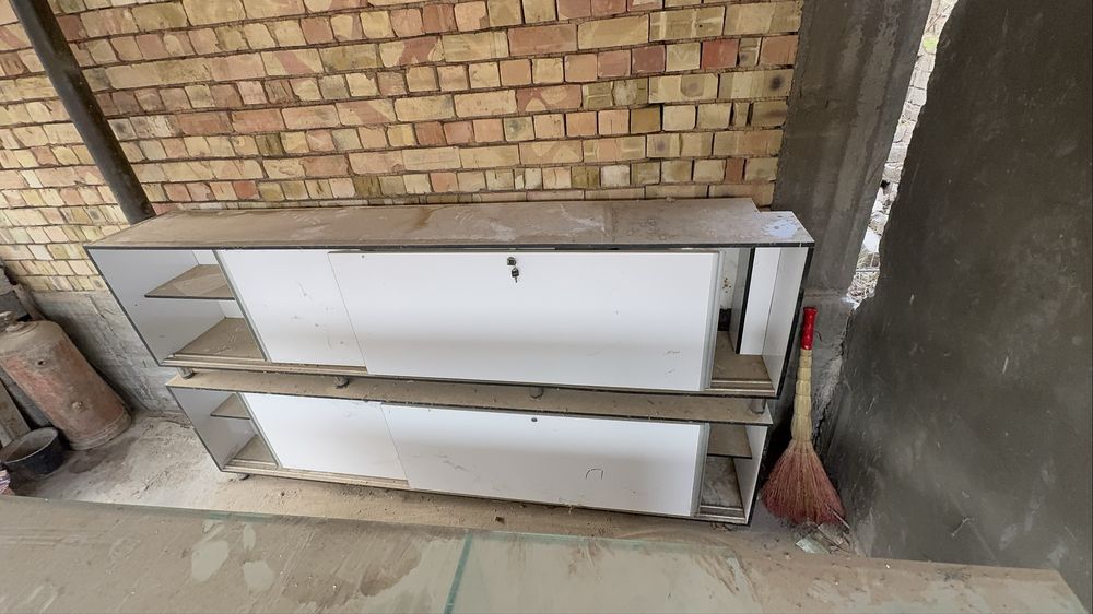 Стеклянная витрина, качественная новая