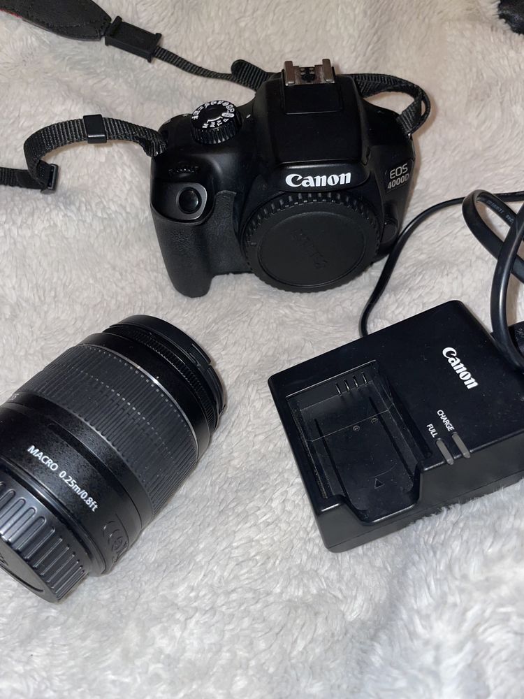 Продам фотоаппарат Canon 4000D