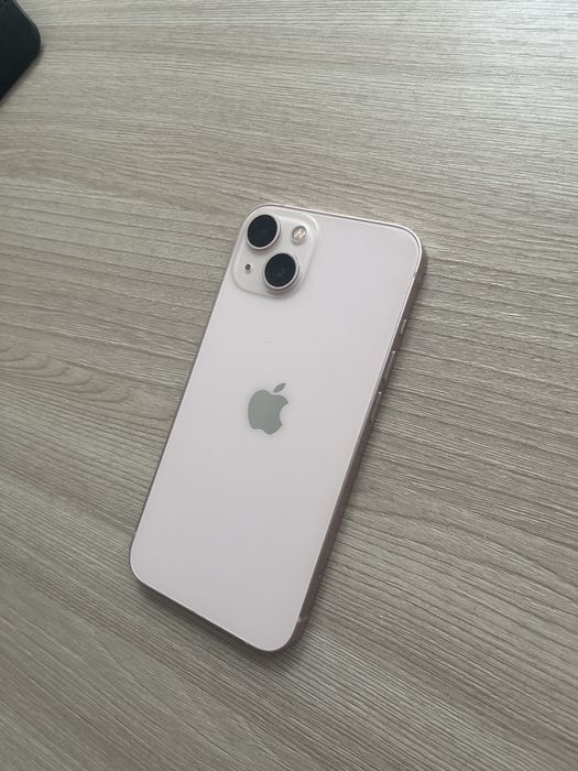 Продам Айфон 13 в хорошем состояний