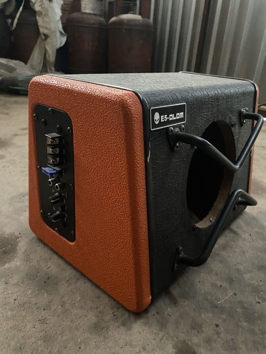 Продам (сабвуфер) короб и усилок (рабочий), не работает динамик