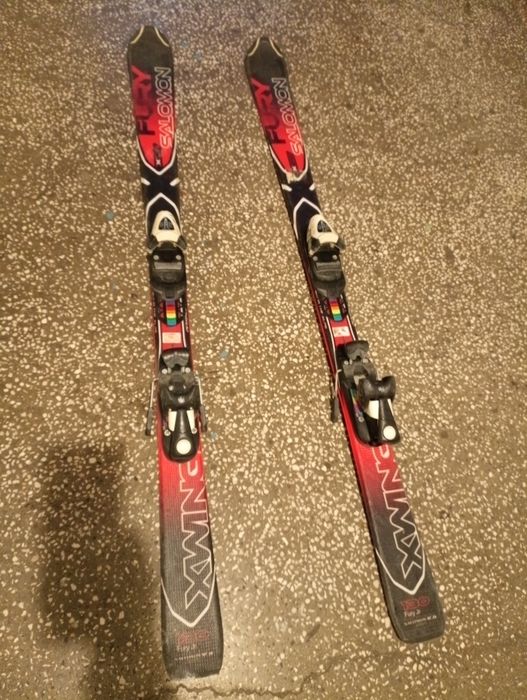 Vând skiuri Salomon 130 cm