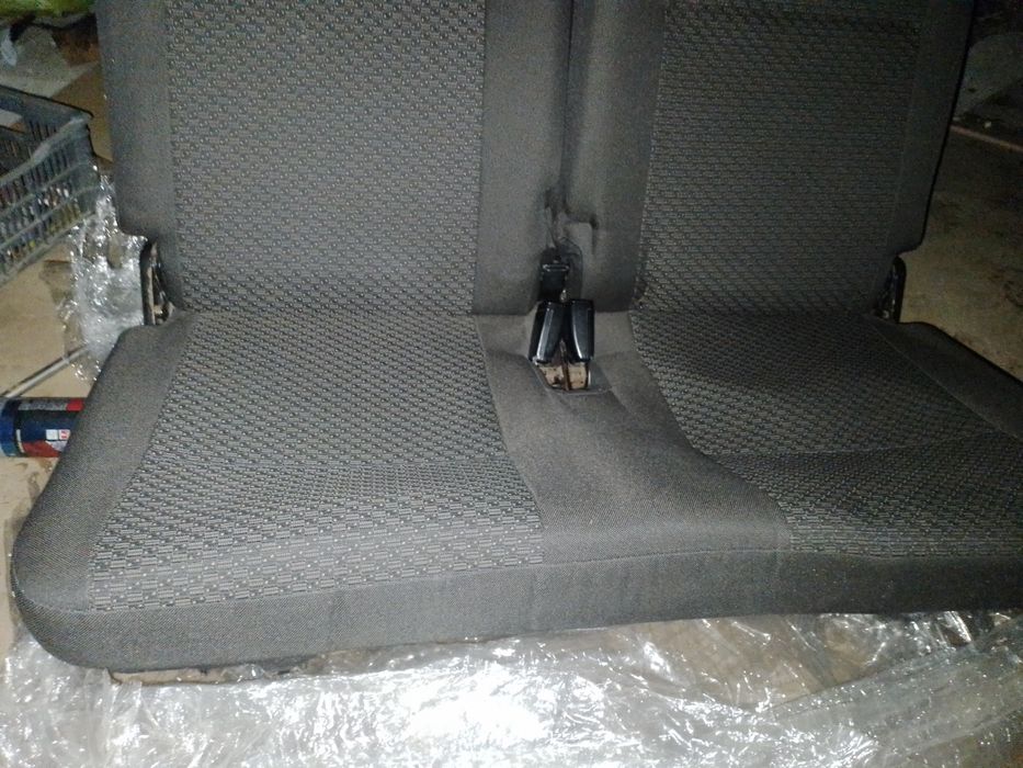 Продам  сиденье на ларгус 3й ряд