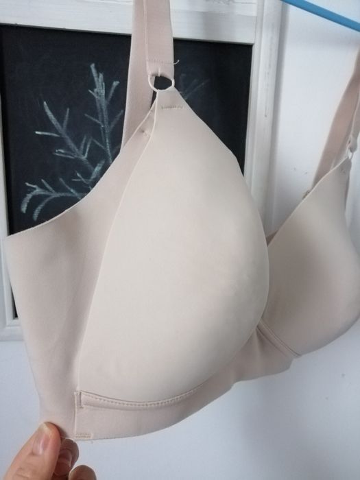 Sutien crem cu efect de miscare Naturana marimea 90 C