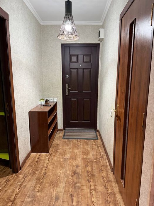 Срочно Аренда 3 комнаты 4 этаж 400$ Микрорайон