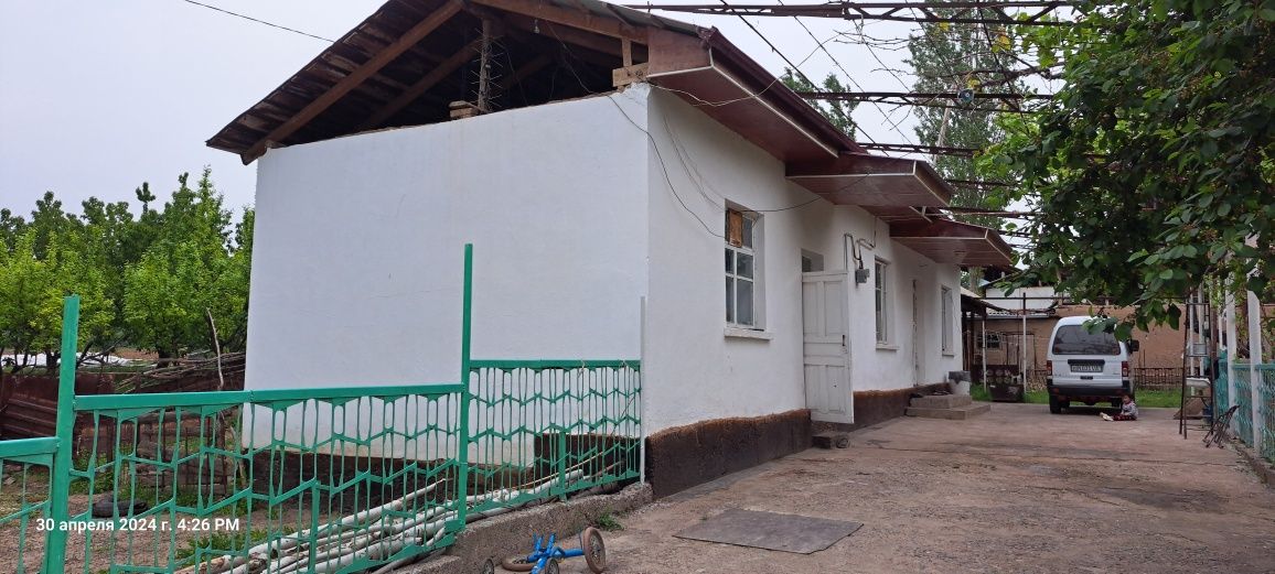 30 соток. Дачабоп хавоси тоза, ёзда салкин, 4 та дача курса болади