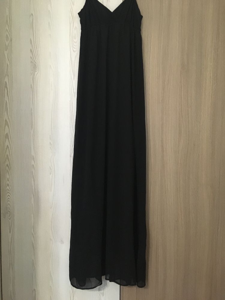 Дълга черна рокля BikBok
