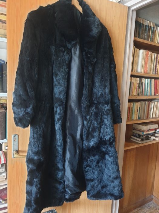 Haina din blana naturala, impecabila