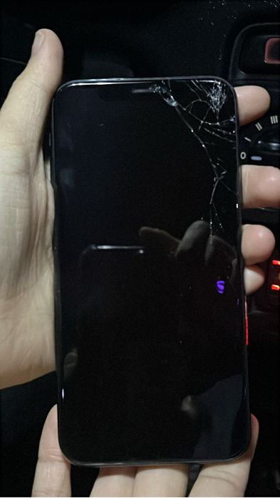 Айфон ХС сломанный дисплей