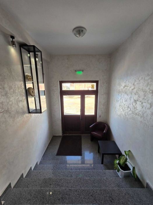 Дава се под наем Тристаен апартамент в Пловдив, Беломорски - 75 кв.м за 612 € - Снимка #1