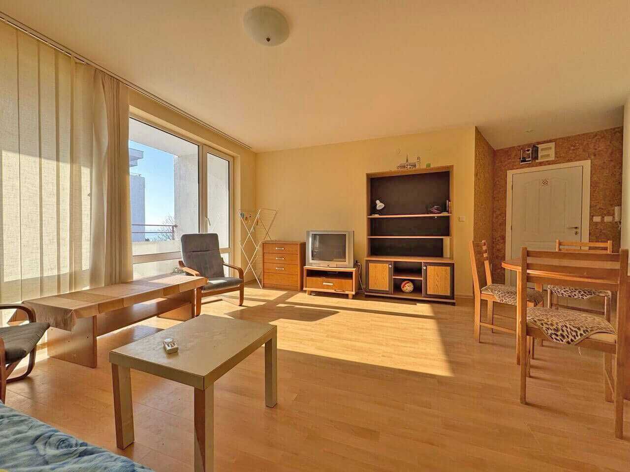 Продава се Двустаен апартамент в к.к. Елените - 72 кв.м за 971 €/кв.м - Снимка #1