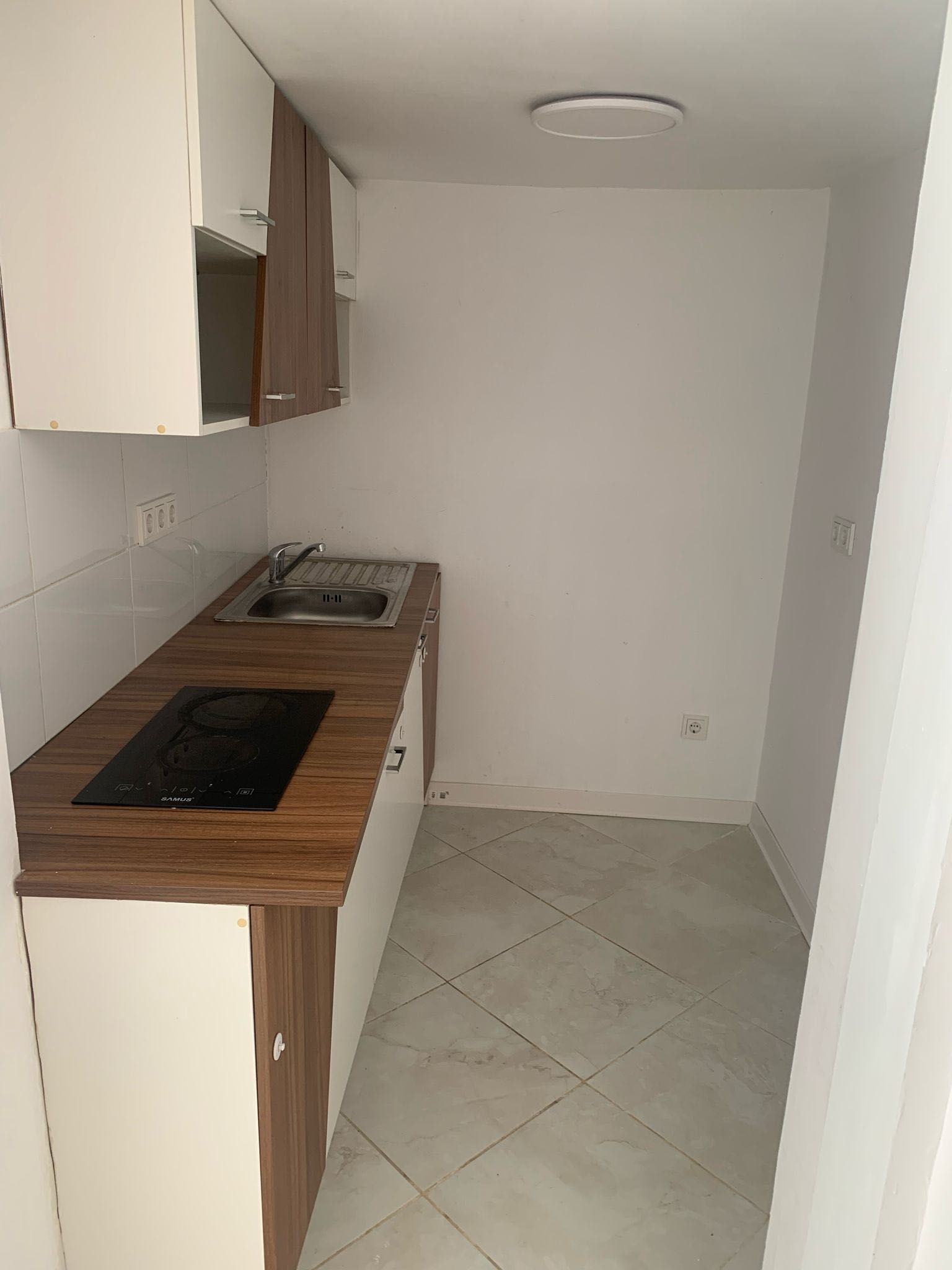 Apartament la casa cu curte