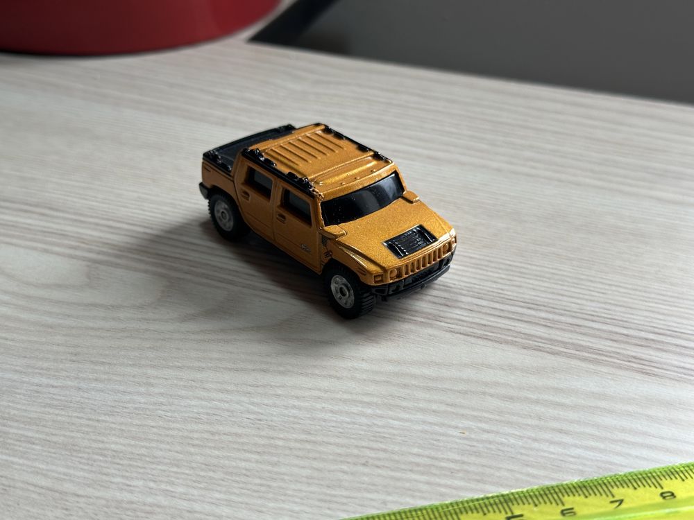 Hummer H2 Maisto scara 1:72