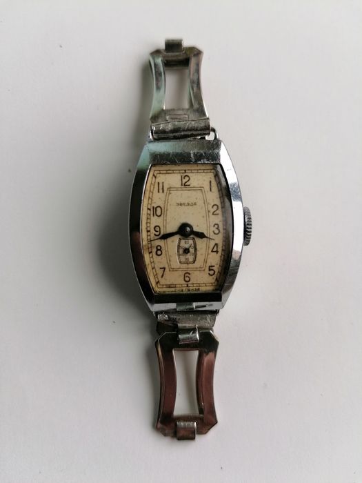 Механичен дамски старинен часовник "Звезда"