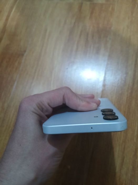 Samsung   A 16 ..