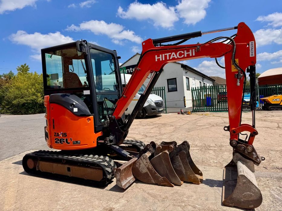 Hitachi ZX26 Miniexcavator Hitachi ZX26, an 2018 , 2720 kg 23500 euro plus tva