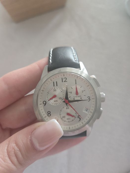 Часовник Mercedes benz