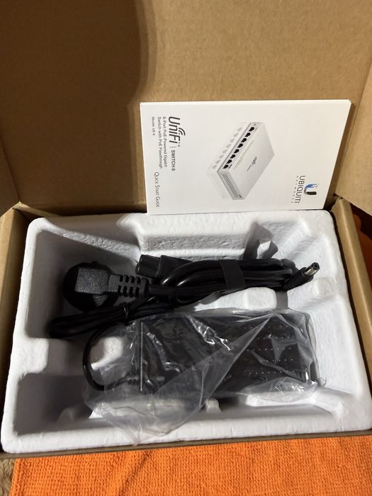 Switch Ubiquiti UniFi US-8, 8-porturi G-bit, Layer 2, PoE-passthrough