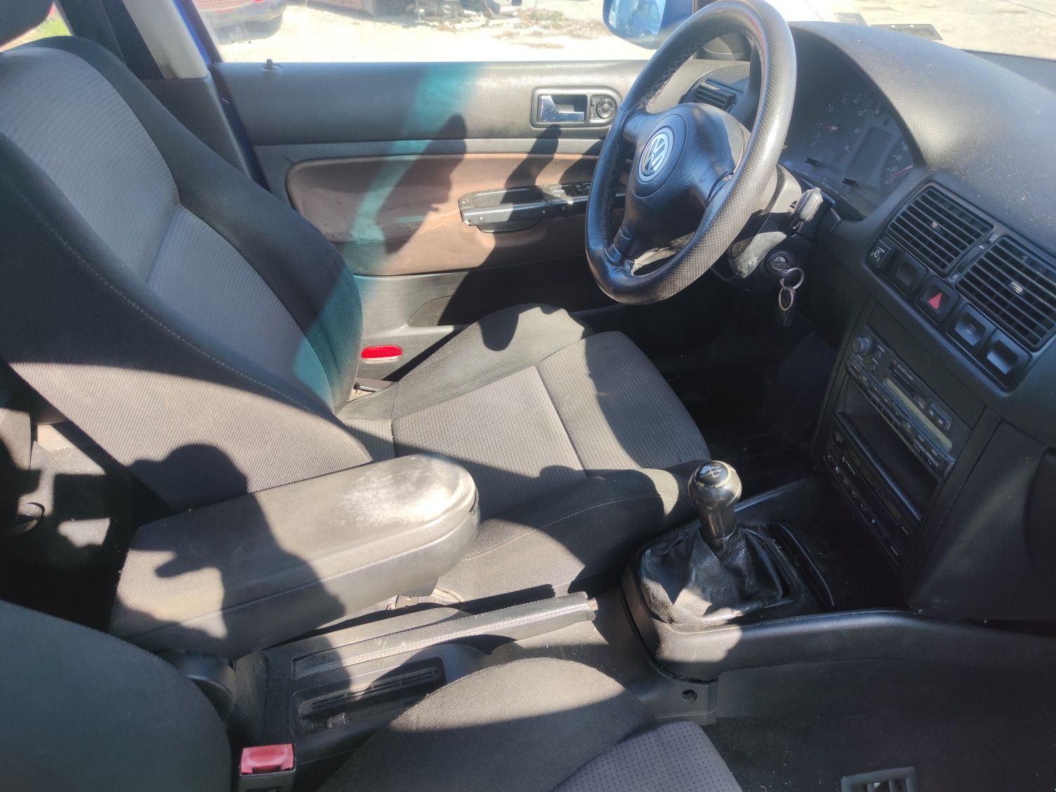 VW GOLF IV 1.6 БЕНЗИН Фолксваген голф 4 1,6 На части