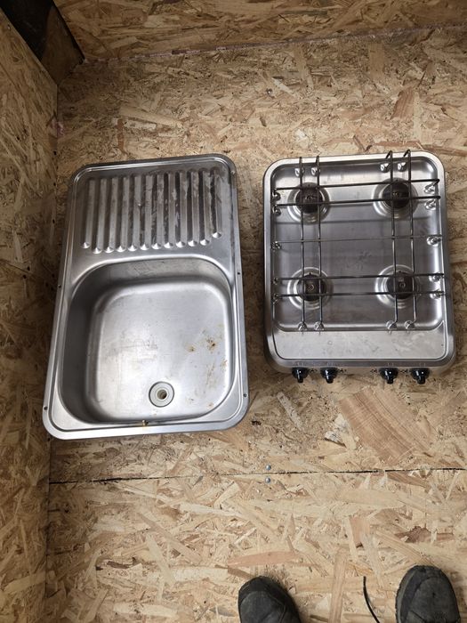 Aragaz și chiuveta rulota autorulota