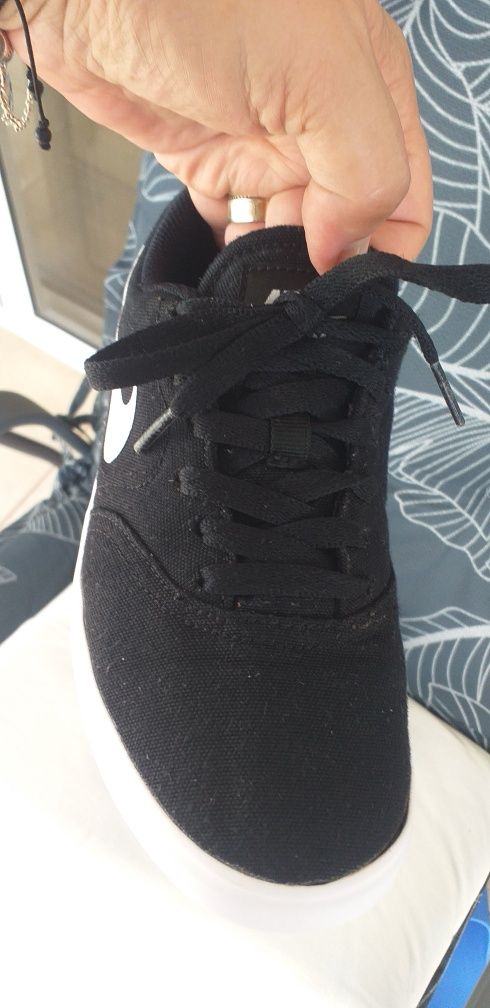 Temeri Nike baieti