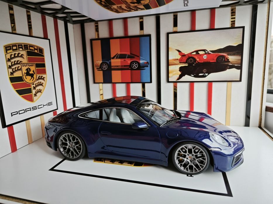 Minichamps Porsche 911 Carrera 4S 1:18
