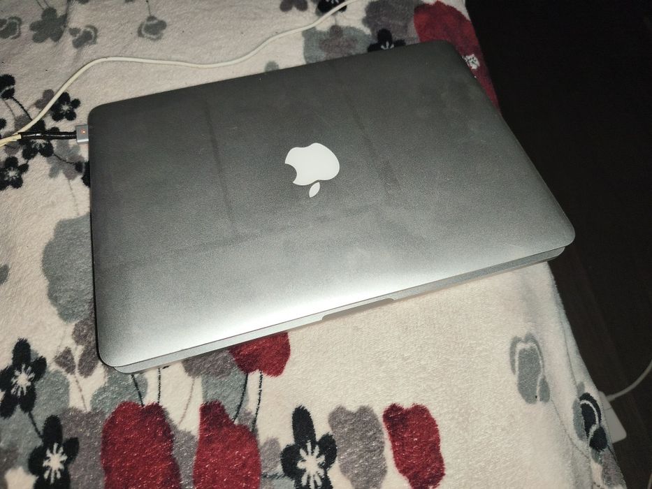 Vând MacBook pro 2015