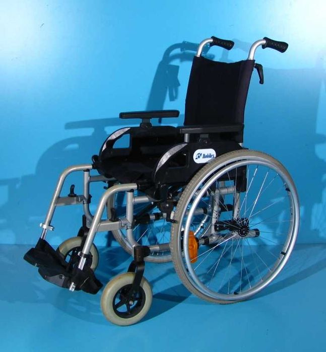 Scaun cu rotile din aluminiu Mobilex / latime sezut 40 cm