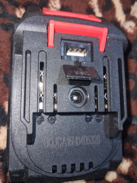 Mașină găurit.însurubat cu percuție