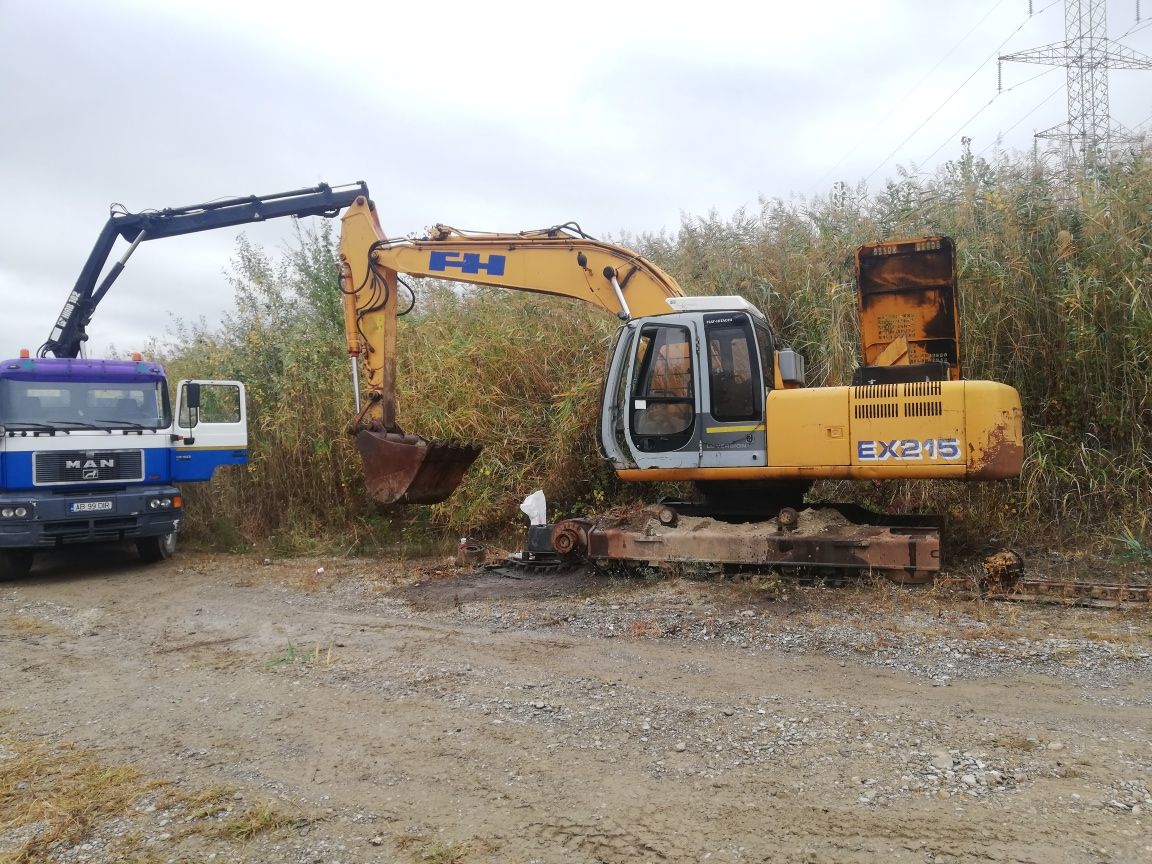 Dezmembrez Excavator Fiat Hitachi EX215