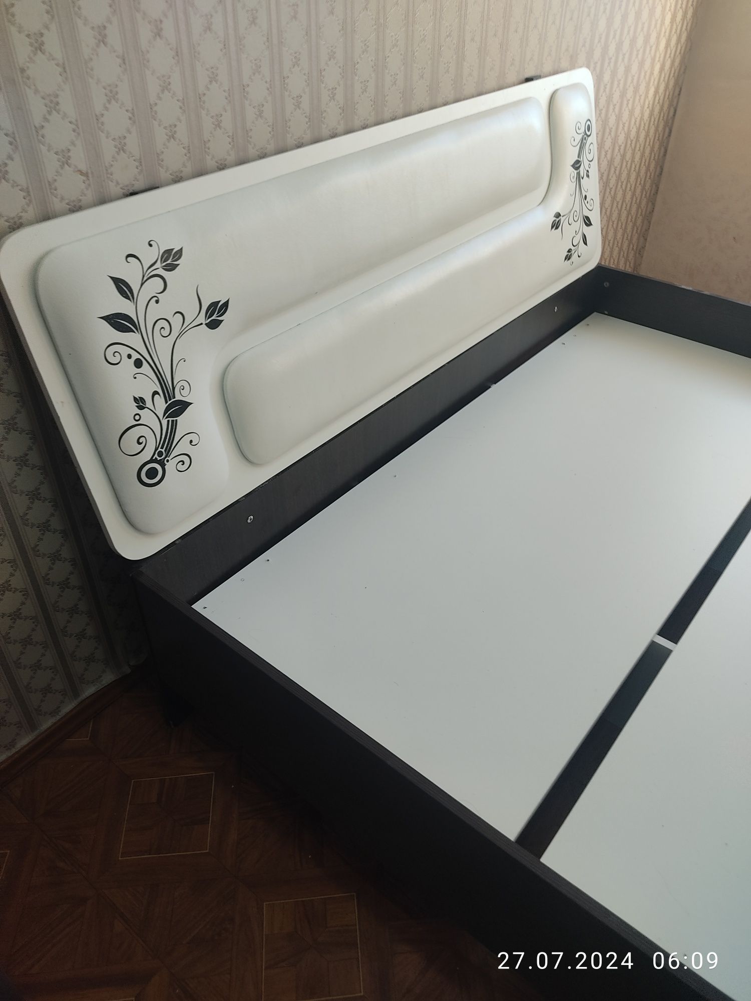 Продам двухспальную кровать