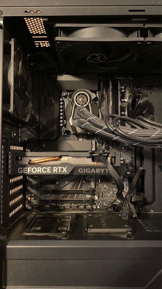 Vand Pc gaming + monitor + boxe