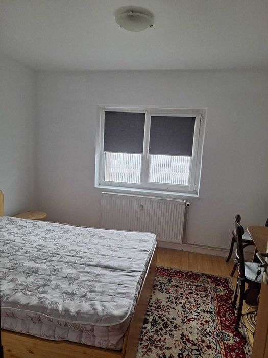 Apartament cu 3 careme de inchiriat Noua