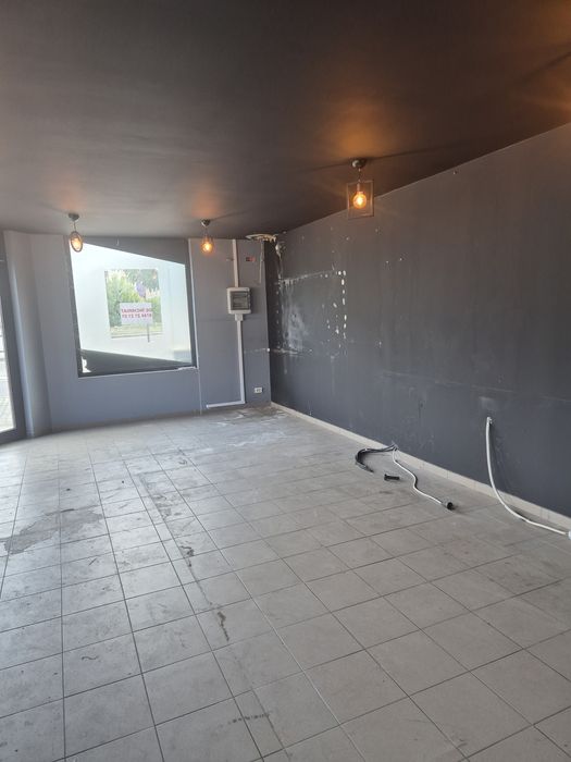 Spatiu Comercial