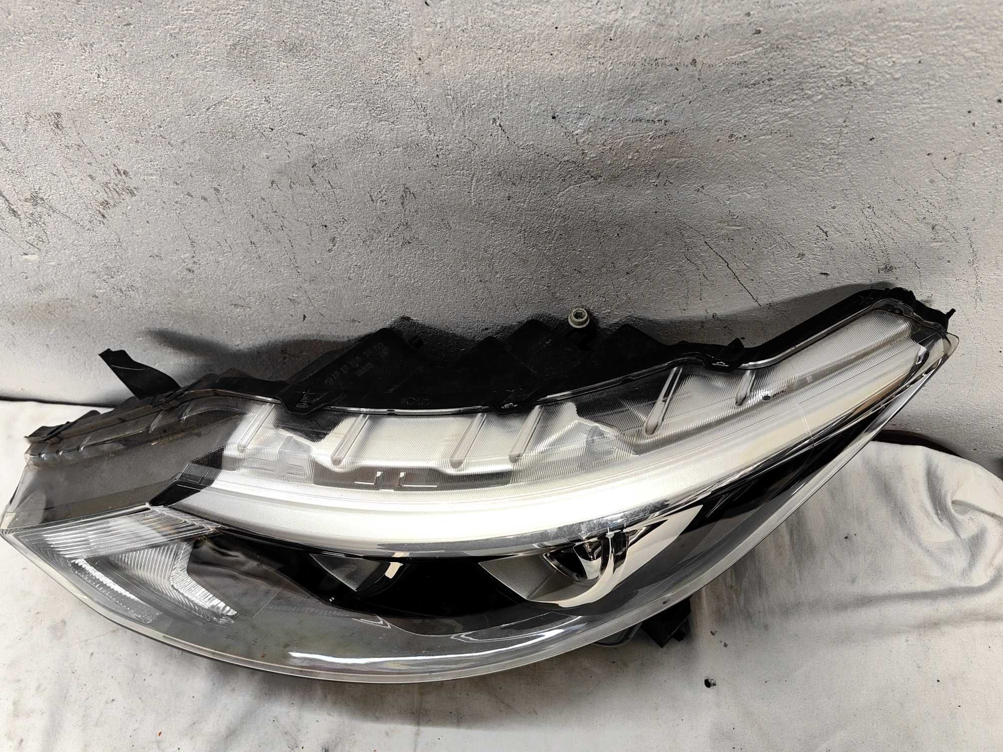 Оригинален   фар Нисан  Nissan Qashqai Led